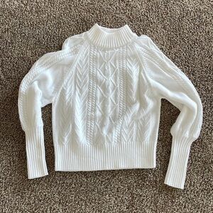 New Boutique White Soft Sweater Size Medium